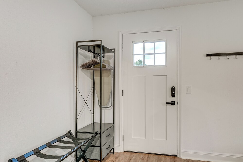 Stylish Lakeland Studio w/ Workspace