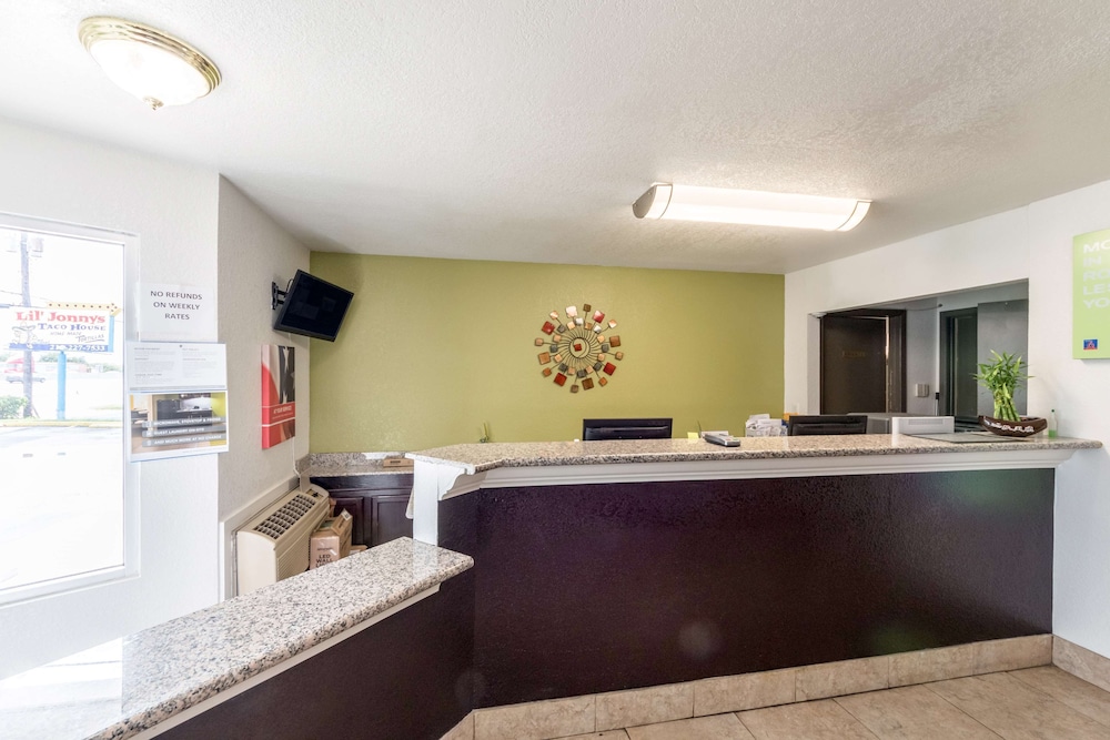 Studio 6 San Antonio, TX - Fort Sam Houston Area view 3