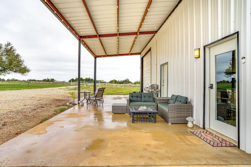 The Greek Island Ranch Near Dtwn Mineral Wells