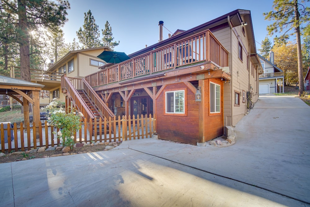 1 Mi to Lake: Home w/ Hot Tub & Gazebo in Big Bear view 4