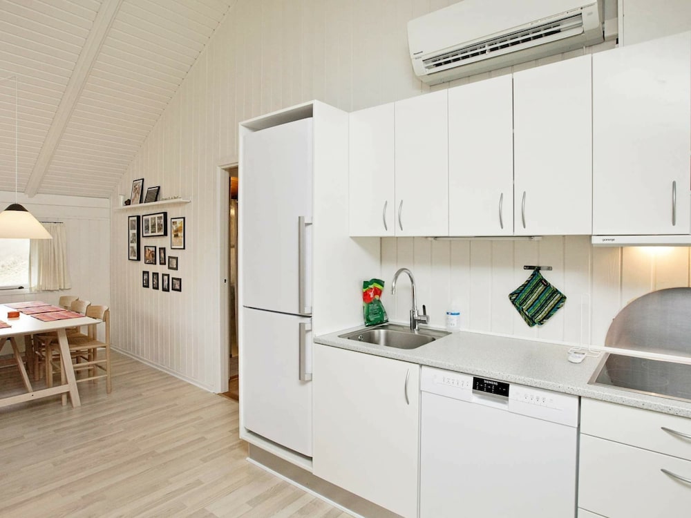 Modern Beach House - By Traum Ferienwohnungen view 5