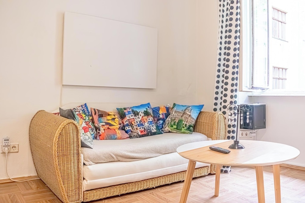Cozy 1BR Apt Great for Long Stays