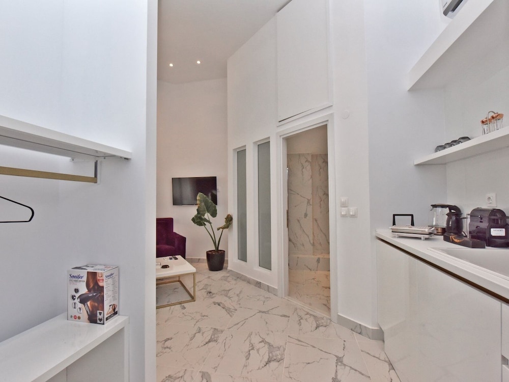4 Elements Earth Luxury Suites