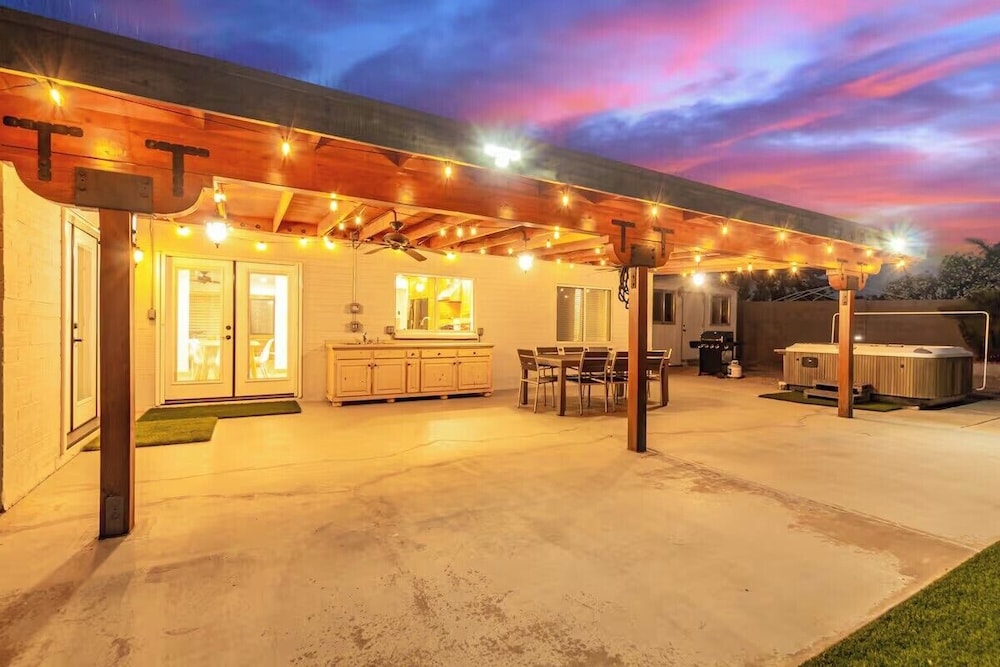 Chandler oasis with pool & hot tub