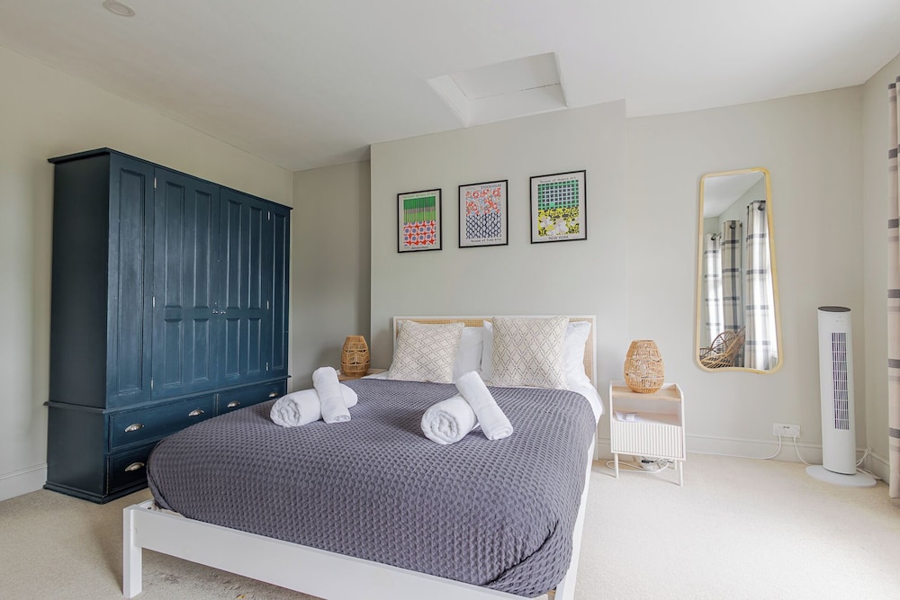 Elegant Townhouse&Basement in Leamington