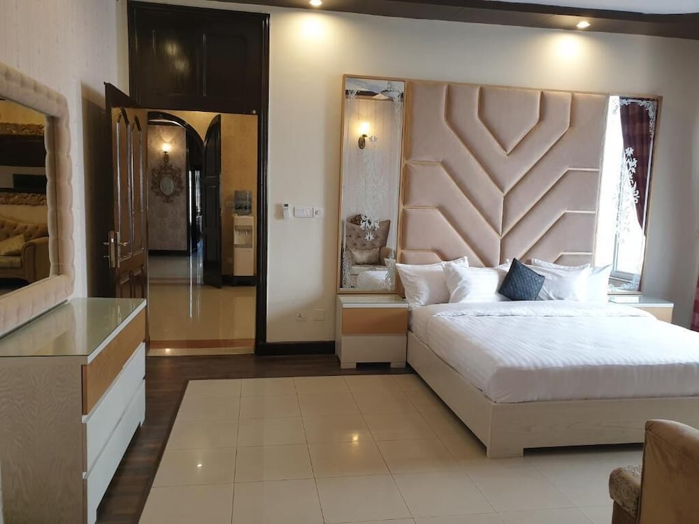 Royal Villa Guest House view 2