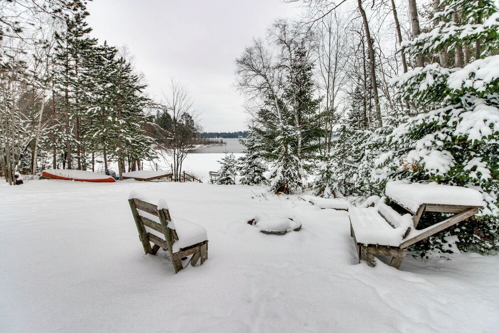 Dock & Foosball: Esquagama Lake Family Cabin