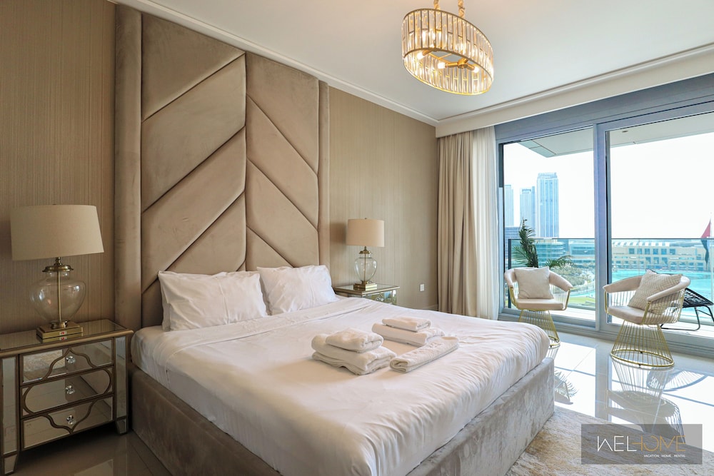 WelHome - Luxury Apt in Downtown with Burj Khalifa & Fountain View