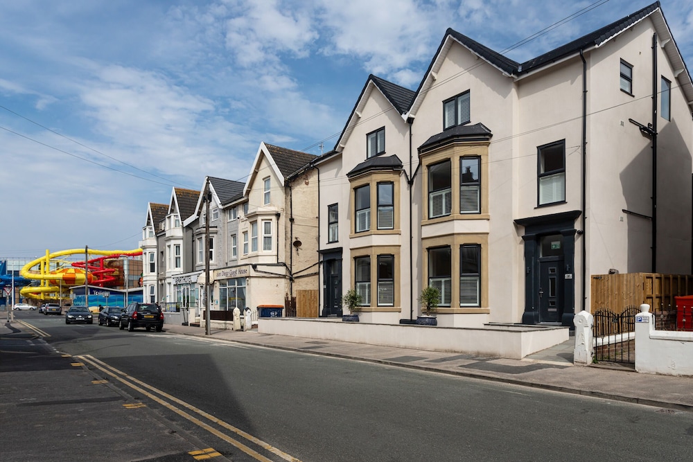 Mode Pleasure Beach Apartments