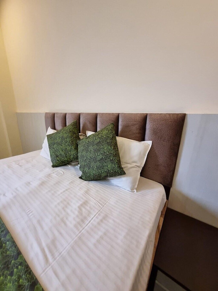 Hotel Shree Shivtam