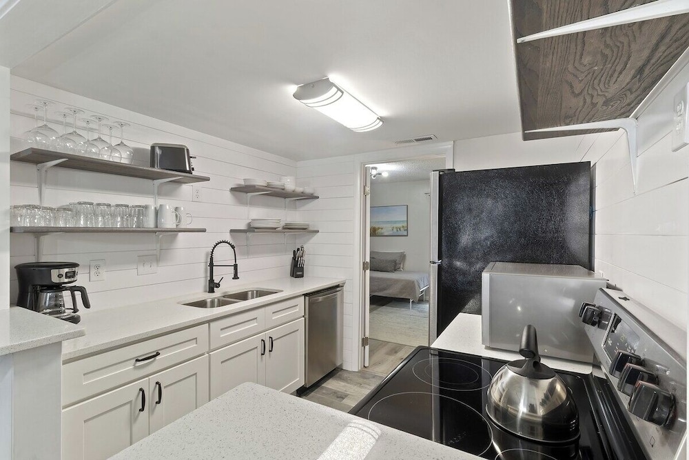 Hilton Head 3BR Retreat Pool, Dining & Shops