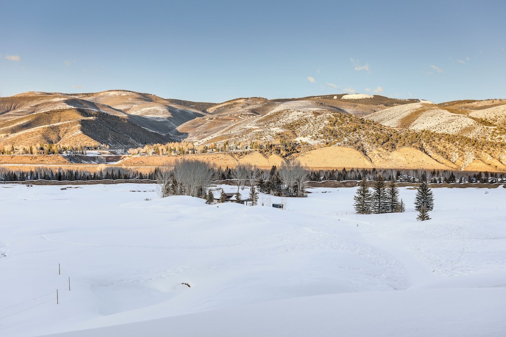 Seasons Lodge at Arrowhead: Beaver Creek Condo!