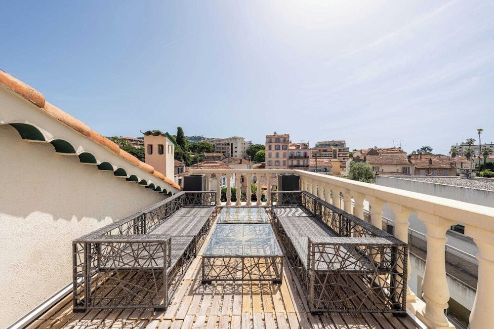 Superb Villa With Swimming Pool & Wellness Area