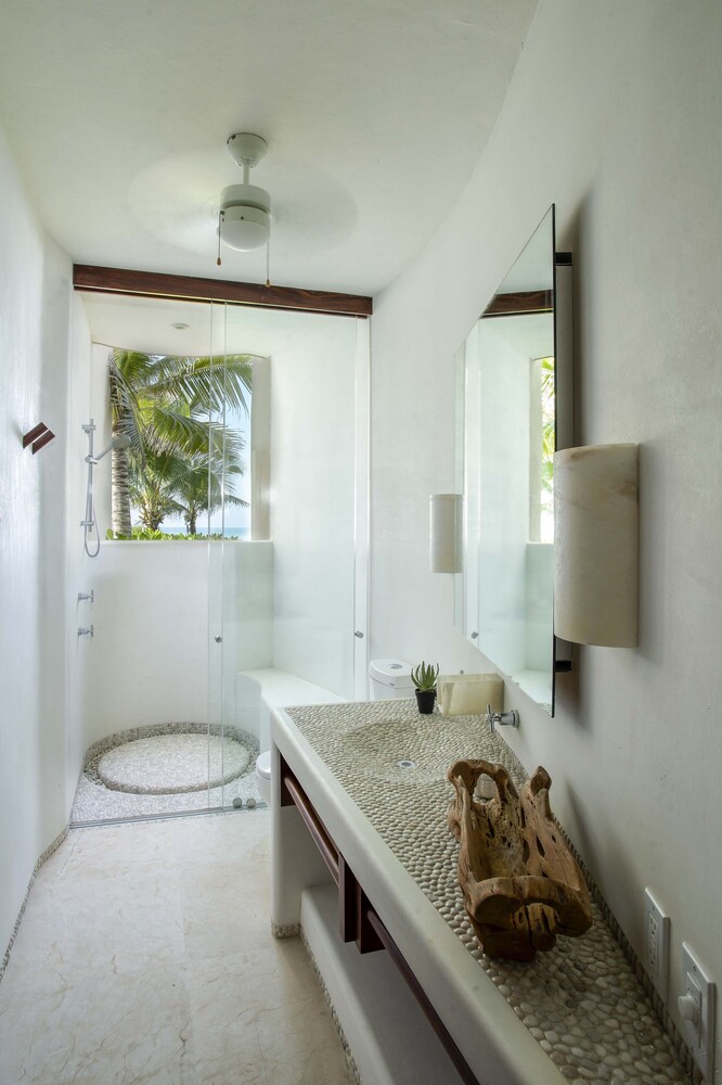 Punta Majahua Condos