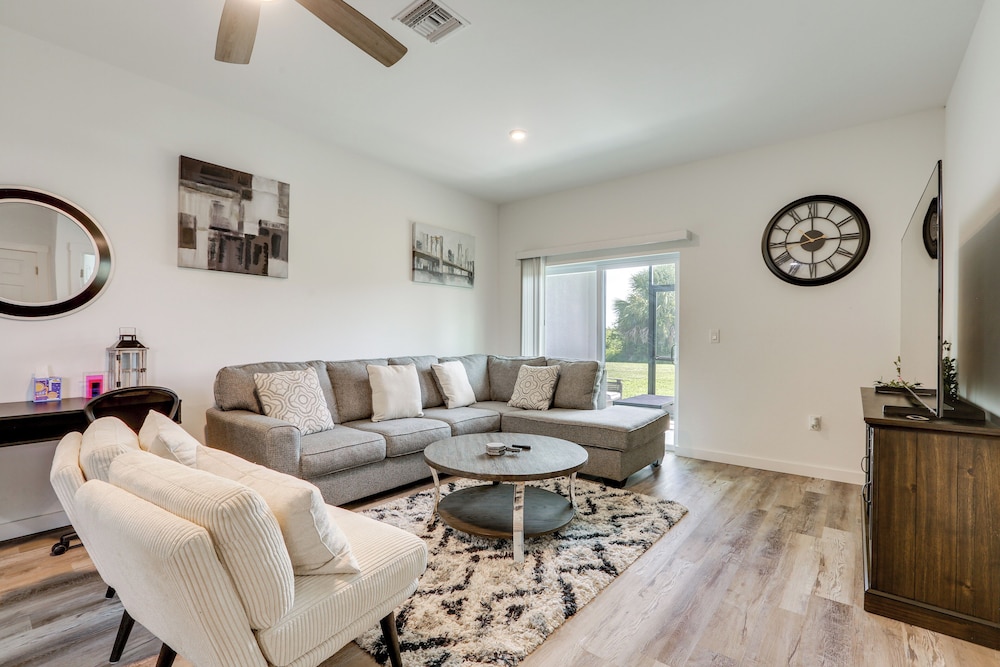 Lehigh Acres Family Getaway w/ Lanai + Golf Nearby
