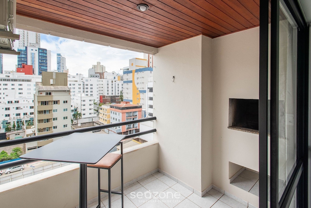 Apartment w/ Barbecue 350m From the Beach Ilh0503