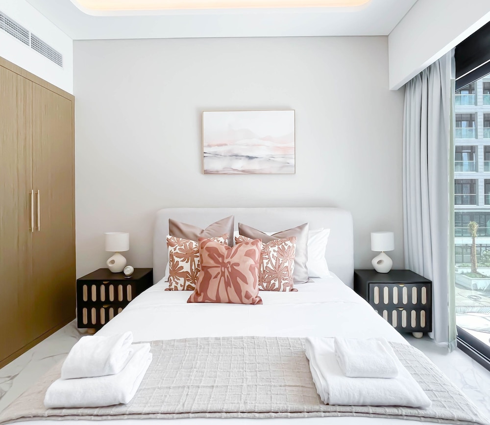 Serenity Studio Pool Access & Balcony at Riviera
