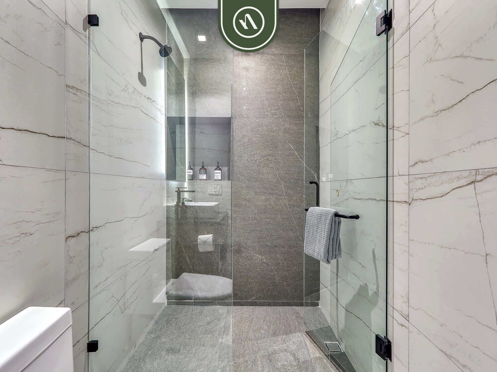 Amazing 1 BR Condo With Terrace - Rooftop Pool