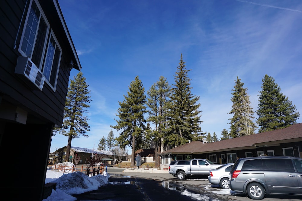 Lake Tahoe Vacations - AA Lake Tahoe Inn - Property Image 11