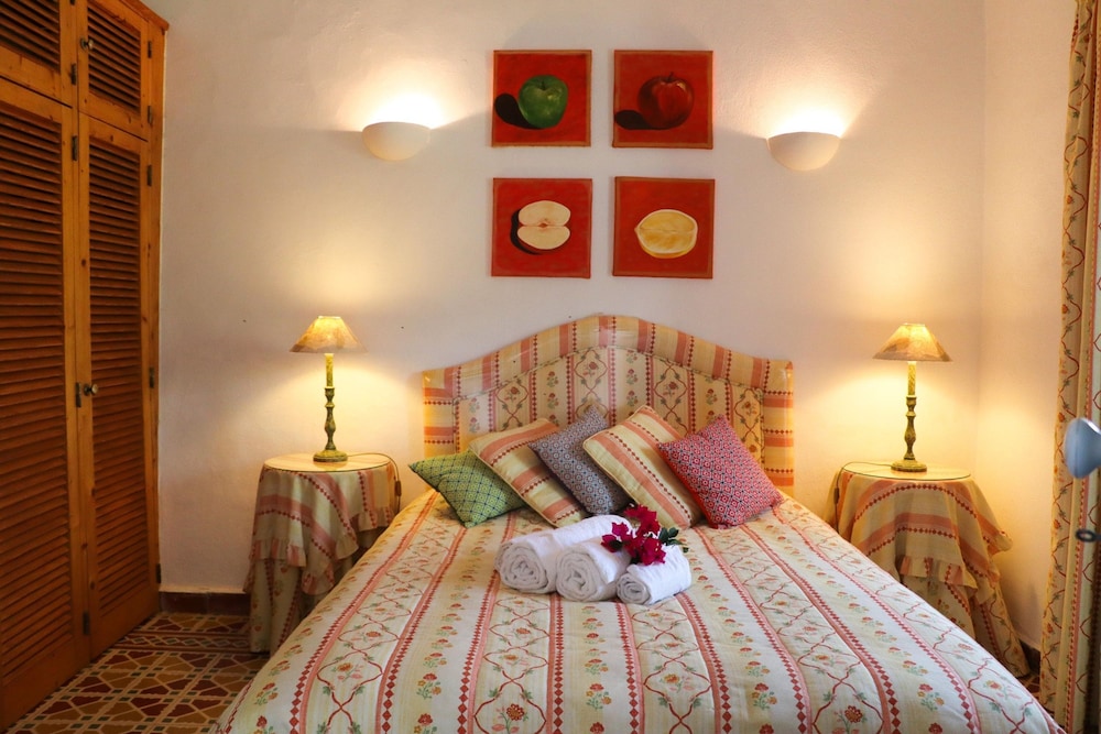Idyllic Farm House With Huge Garden for 14pax