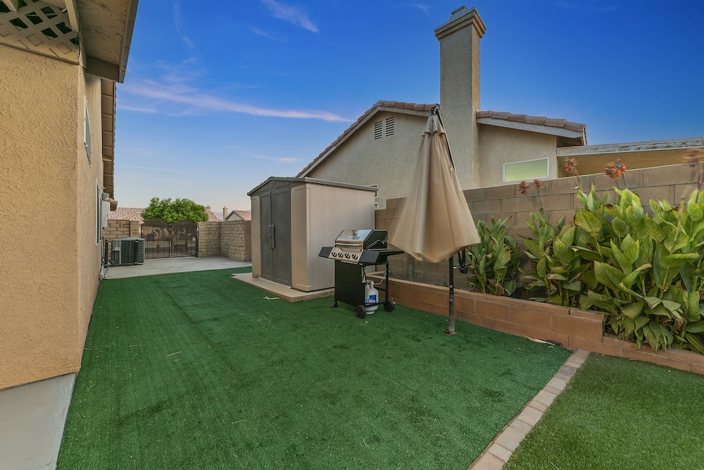 Desert Oasis Retreat Palm Meadows Gem 3 Bedroom Home
