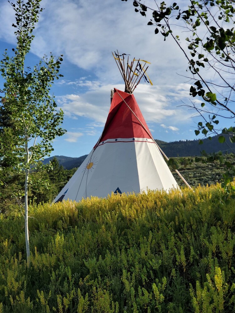 Glenn Haven Luxury Large Group Getaway Sleeps 60