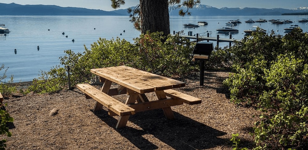 Paige Meadow by Avantstay Near Lake Tahoe City