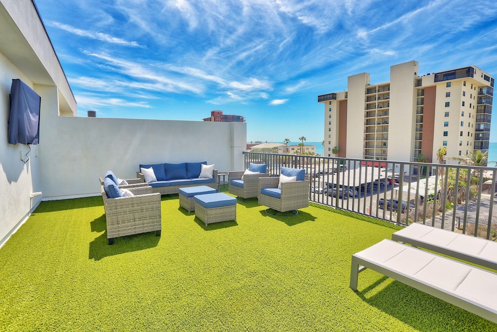 Azul Townhomes C1 - Sol Retreat