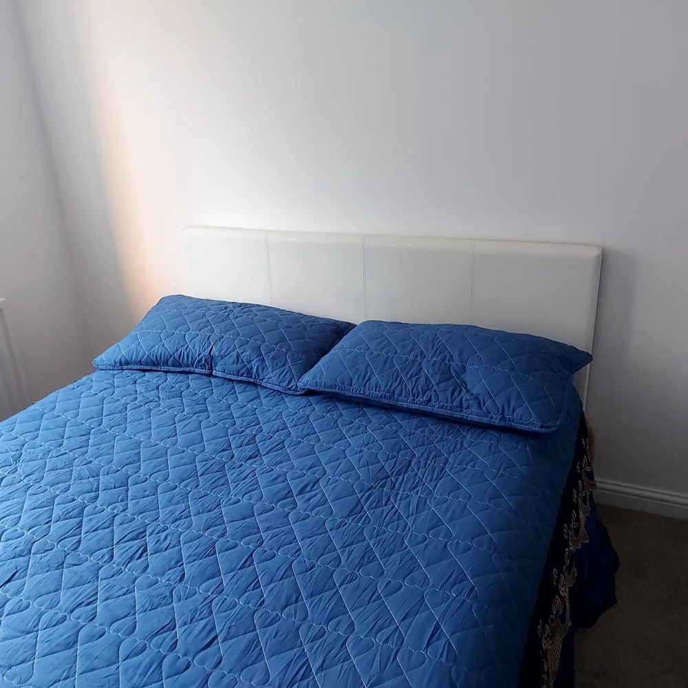 Beautiful 1-bed Apartment in Croydon-free Parking view 5