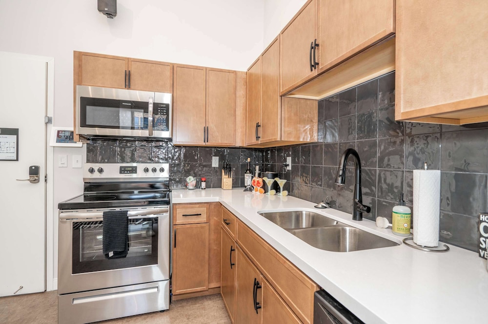 The 333 Suites 302 Stay for 4