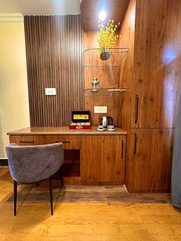 Dilan Residency Villa -5 Bedroom- Centrally Heated