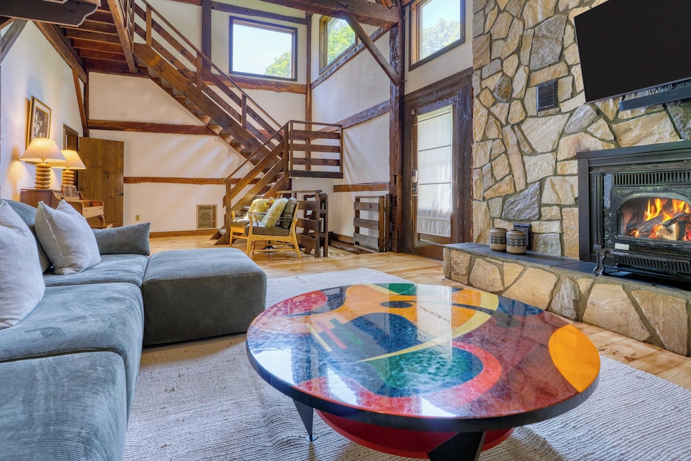 Historic Barn Retreat w/ Pool & Pond Views Longview Pond Lodge by Avantstay