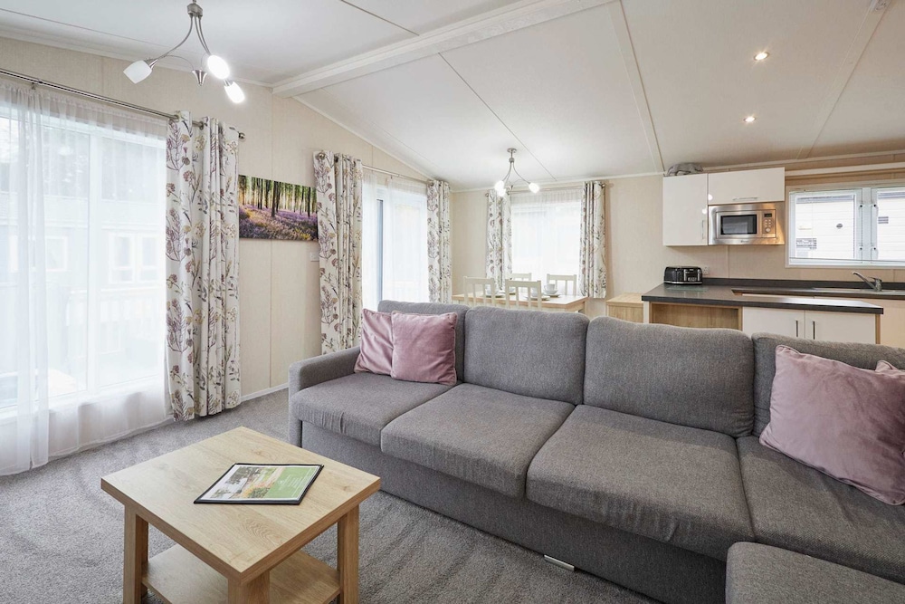 Host Stay Bluebell Lodge
