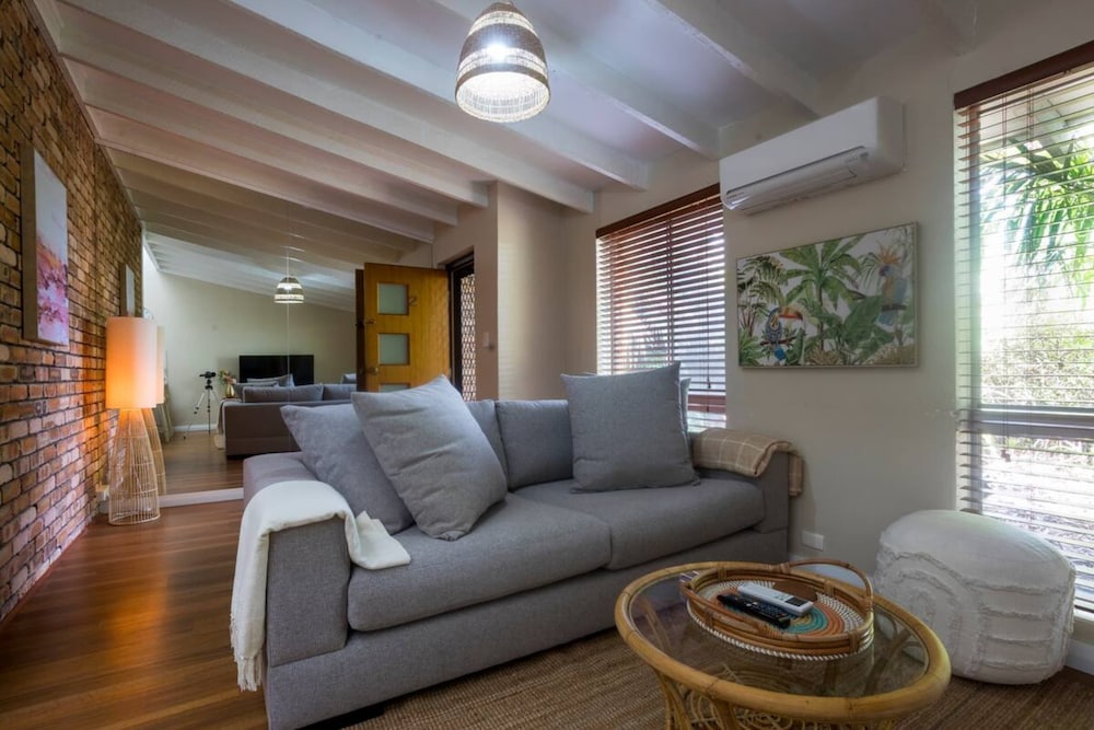 Lovely 1BR in Beachy Scarborough