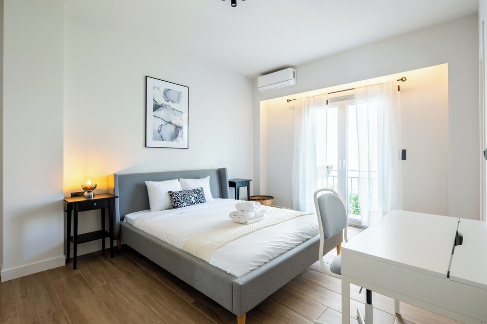 Nostalgia 1-Bedroom Apartment in Athens