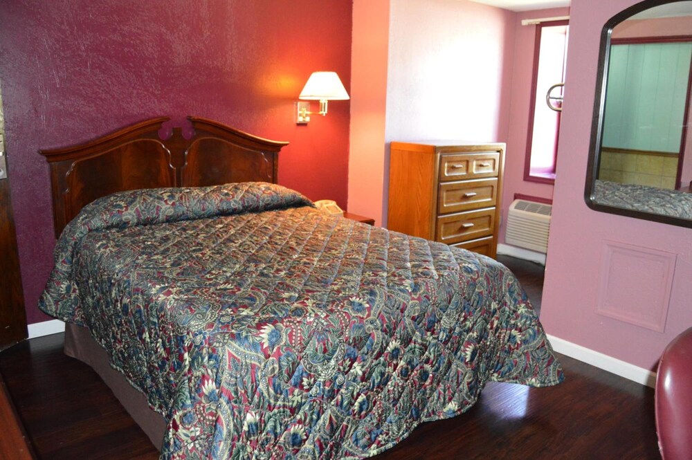 Budget Inn of Claypool Hill