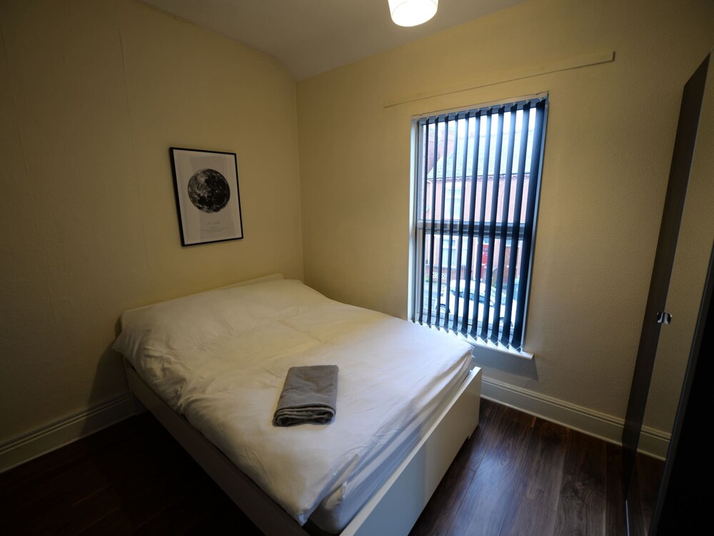 Spacious Apartment in Coventry near Belgrade Theatre view 5