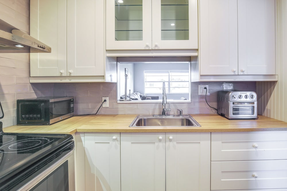 Community Pool: Lauderhill Vacation Rental