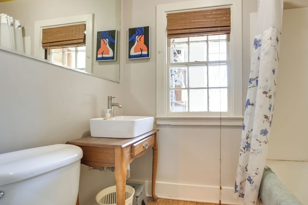 Spacious & Updated Farmhouse in Yellow Springs