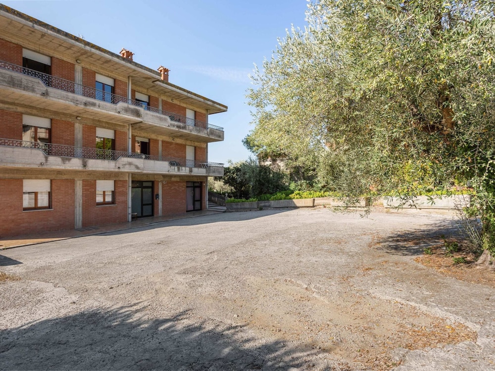 Elegant Apartment on Lake Trasimeno view 5