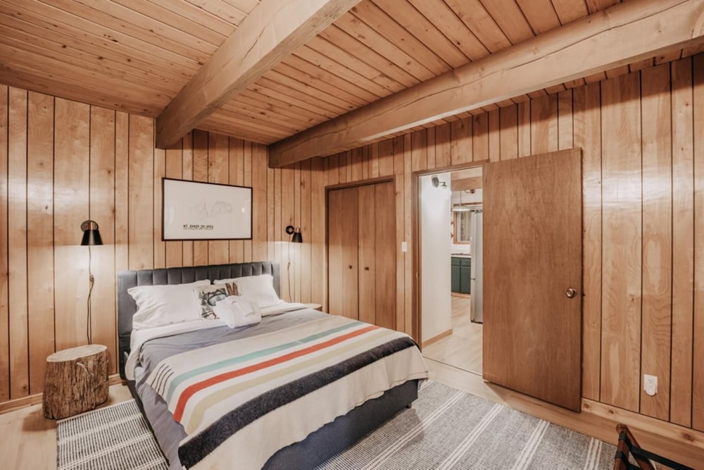 Mt Baker Lodging Cabin 27 - Sleeps 8 view 2