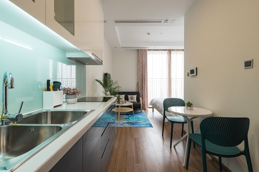 Sunny - Vinhomes GreenBay Residences