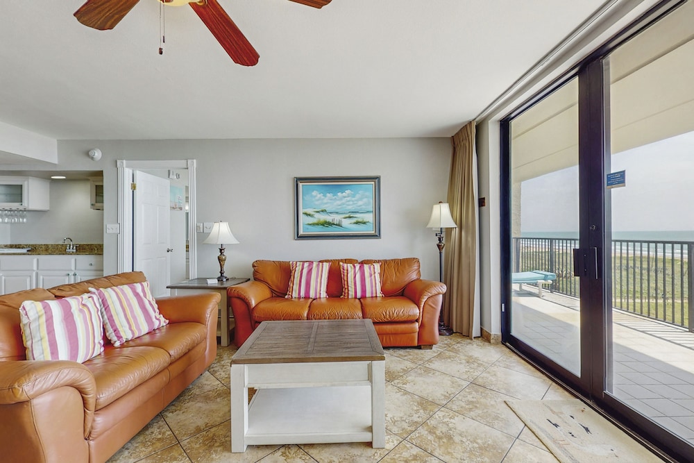 3BR Beachfront Condo w/ Pools & Balcony