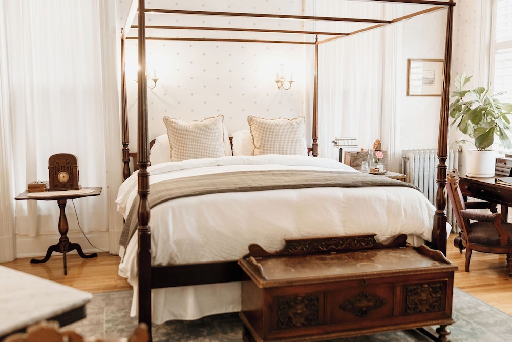 Ellerbeck Mansion Bed & Breakfast