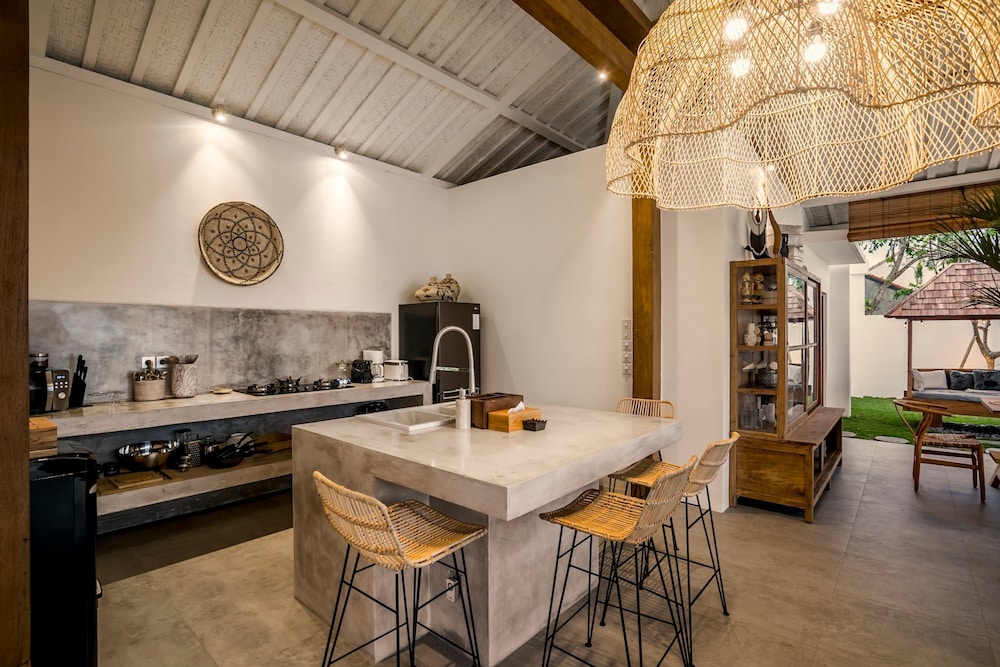 Villa Folie by Alfred in Bali - New 5bdr Dream Villa in the Heart of Seminyak