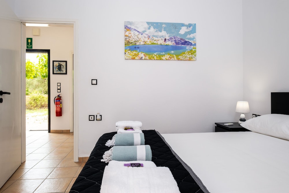 Kournas-sleeps8-parking-garden-pool-petfriendly view 2