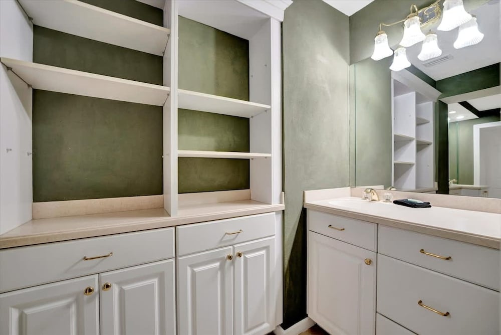 Stones Throw Beachfront Family Suite 3 Views