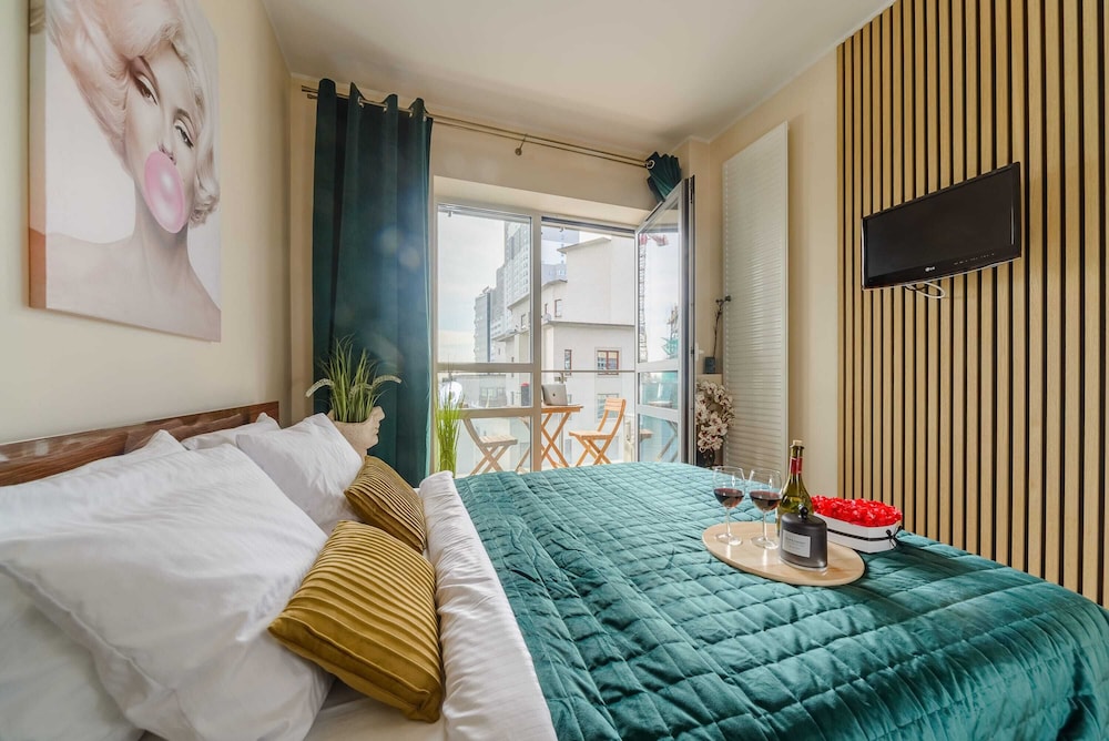 Lumina platinium Tower Apartments view 3