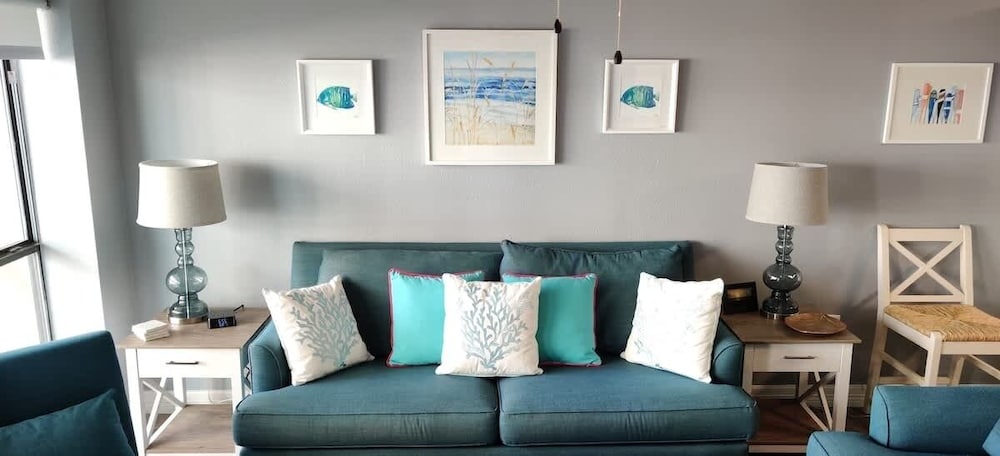 Saida Beachfront Luxe Condo Two Heated Pools 2 Bedroom Condo