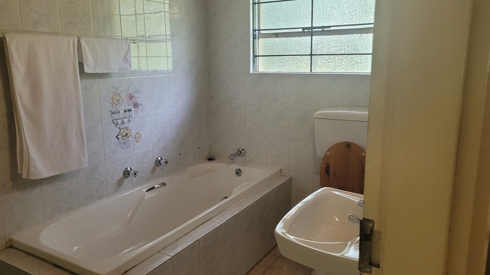 Lush Horizons Game Lodge